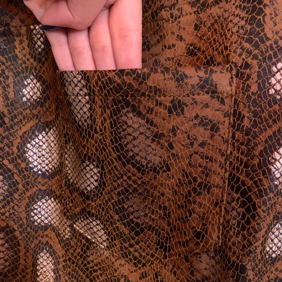 SNAKE PRINT high waist shorts - size M - Bronze/Brown - Leather Like - Picture 11 of 11
